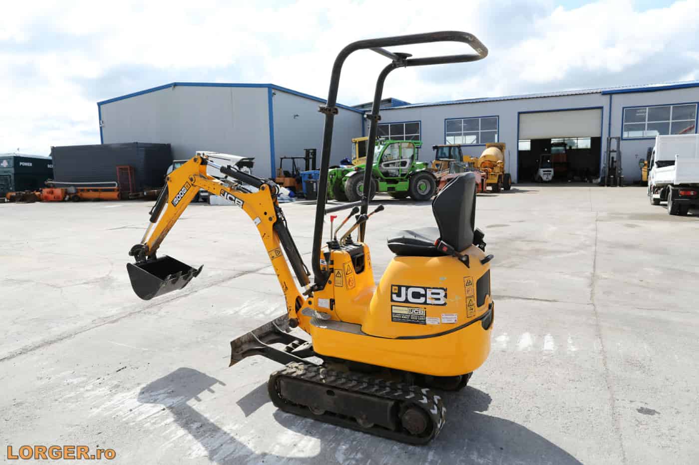 jcb 8008 cts 02