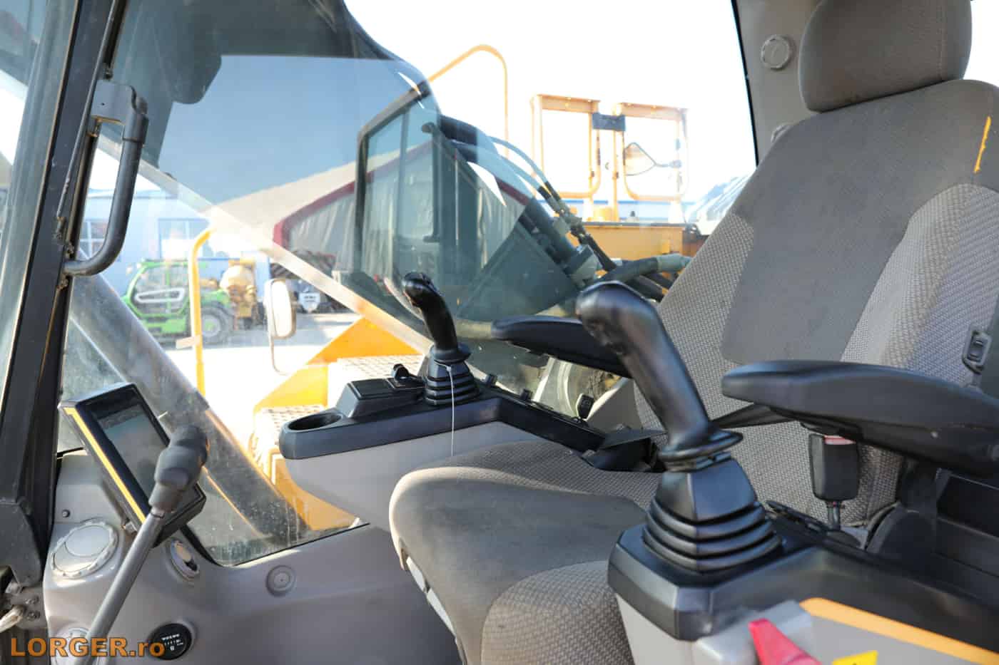 volvo ec300 el 13