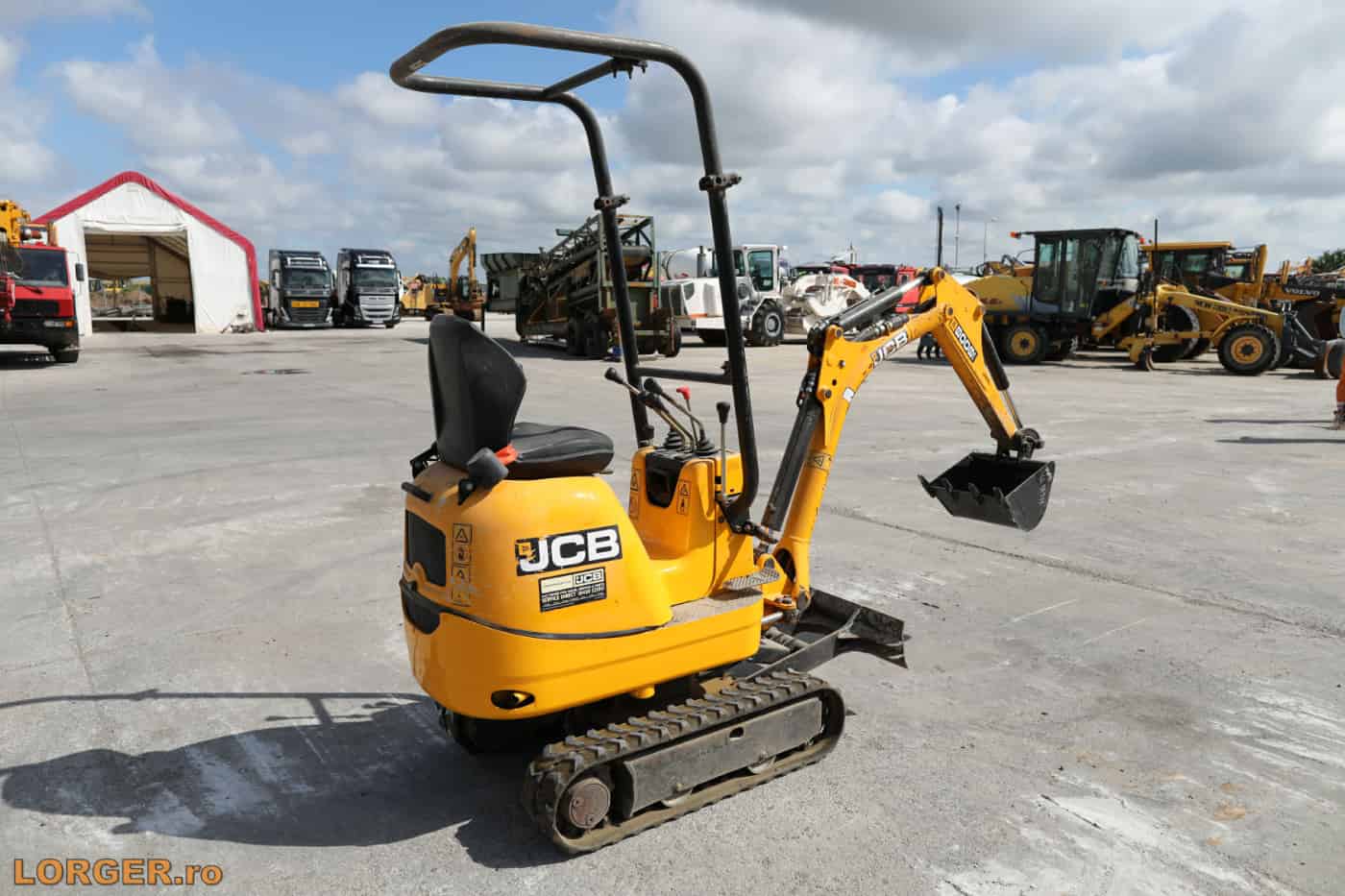 jcb 8008 cts 03