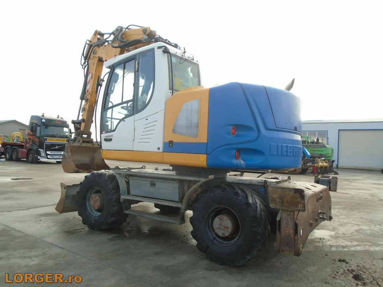 liebherr a914 compact 02