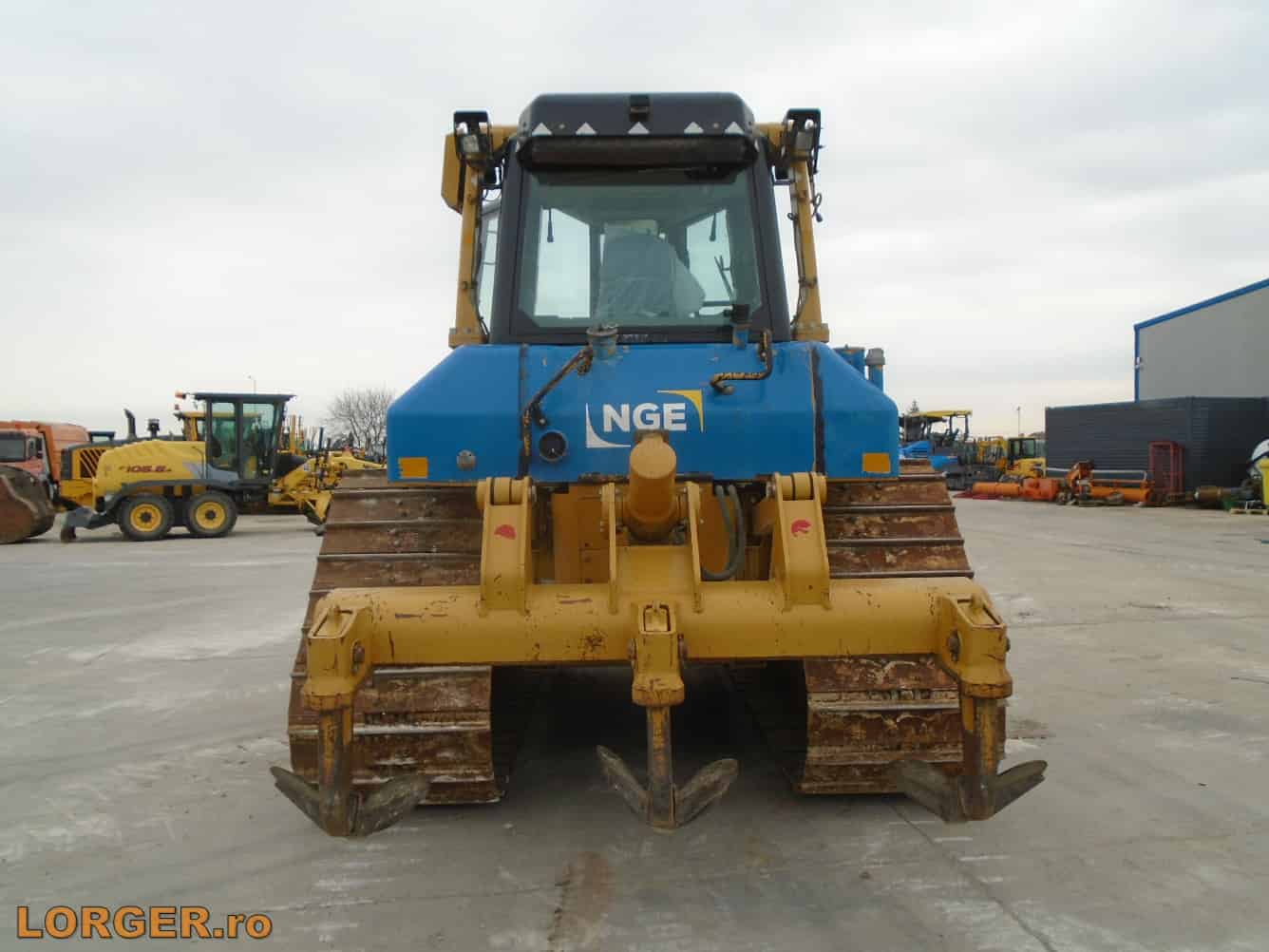 caterpillar d6n lgp 2011 05