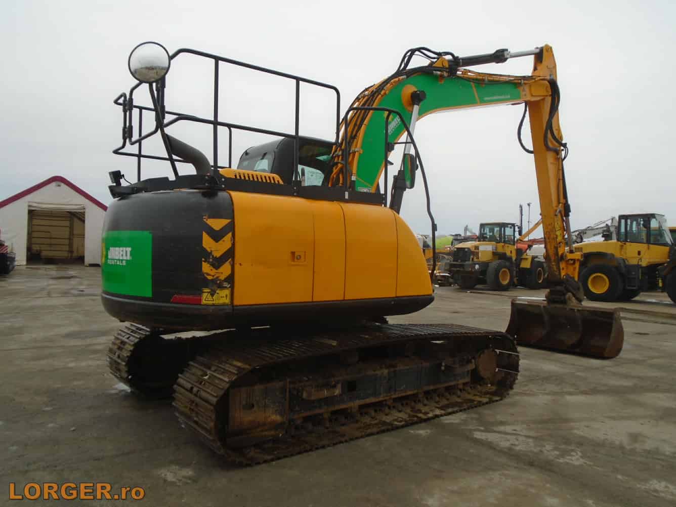 jcb js131 lc 04