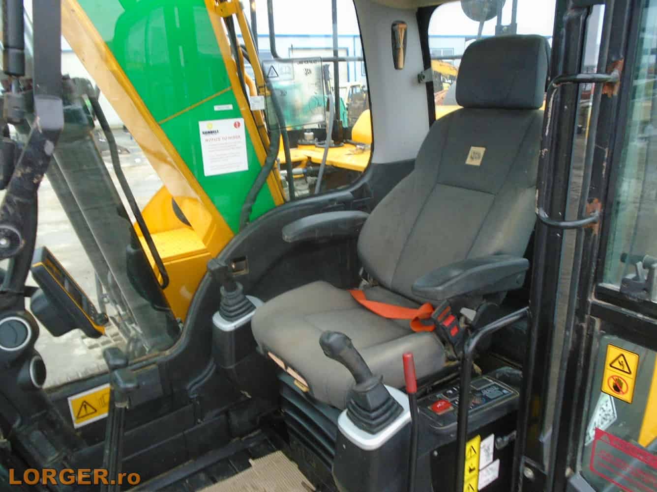 jcb js131 lc 13