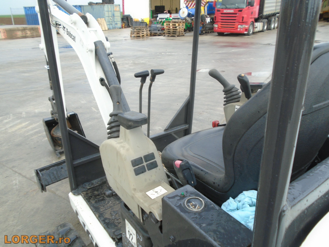 bobcat e16 08