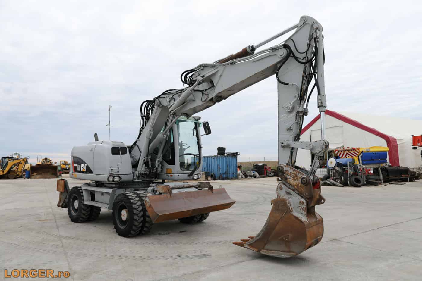 caterpillar m313d 04