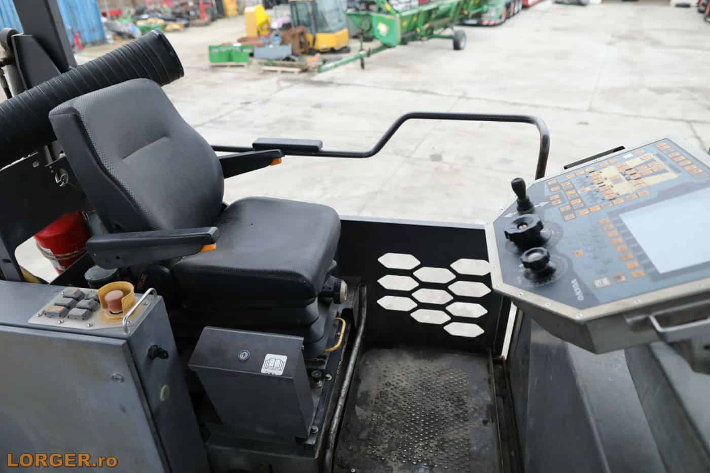 Finisor de asfalt Volvo P7820 C