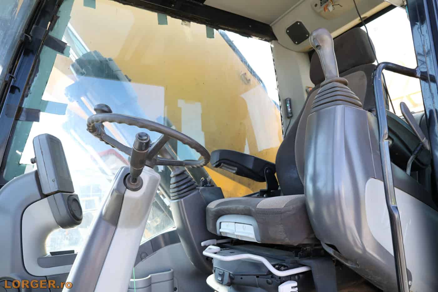 caterpillar m325d 10